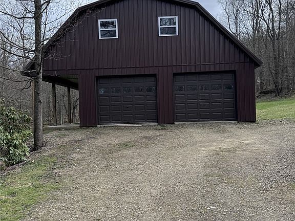 2nd image of 987 Bloomster Hollow Rd