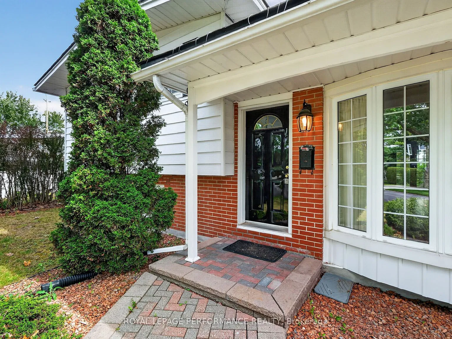 3 bed, $3,600 — Photo 2