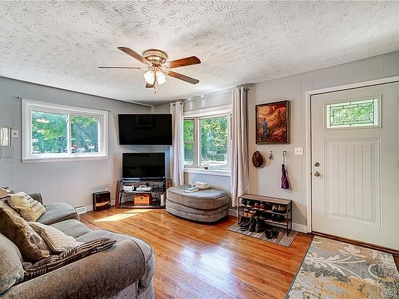 5th image of 2152 Forest Home Ave