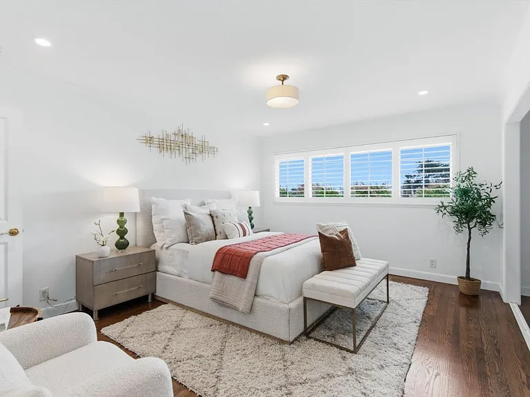 436 Yellowstone Dr — Photo 2