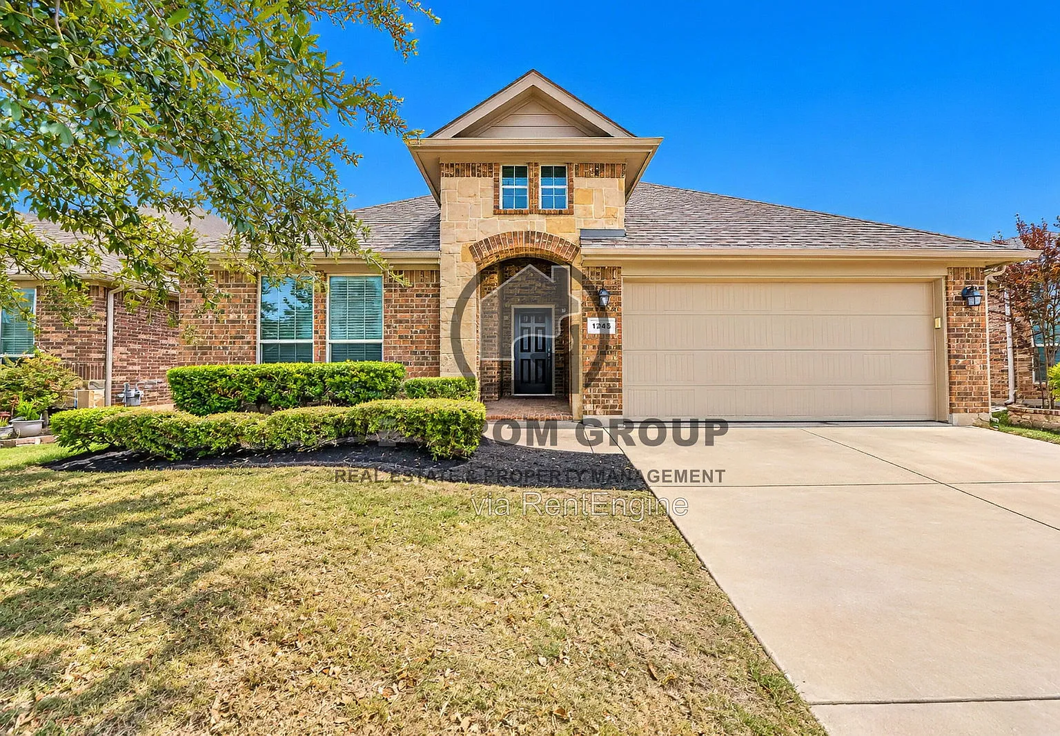 4 bed, 2.0 bath, 2170 sqft, $2,245 — Photo 4