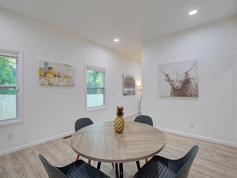 534 Wofford St — Photo 11