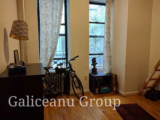 Rented by Lexington Real Estate Group | media 27