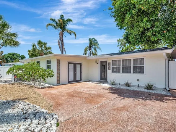 2363 Milford Cir, Sarasota, FL 34239