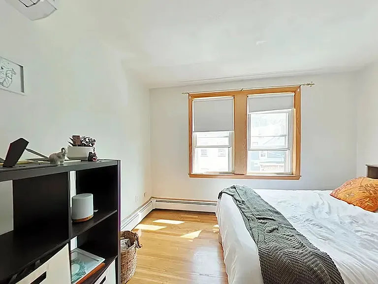 161 Otis St #B — Photo 4