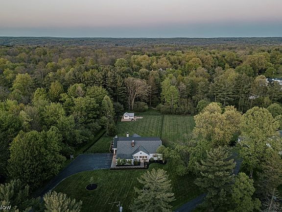 3rd image of 35 Murwood Dr