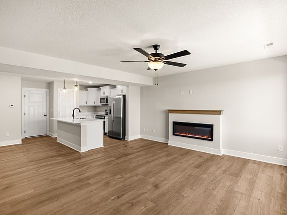 3rd image of 599 Hart Ln