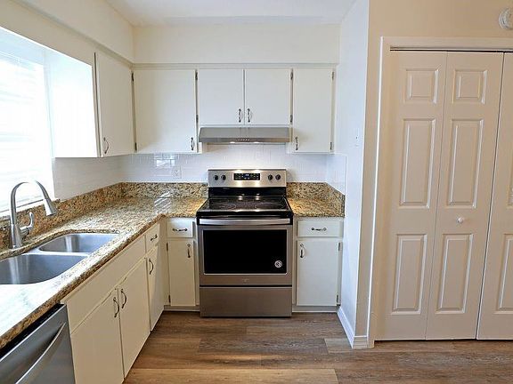 3rd image of 3810 W Cleveland St APT C