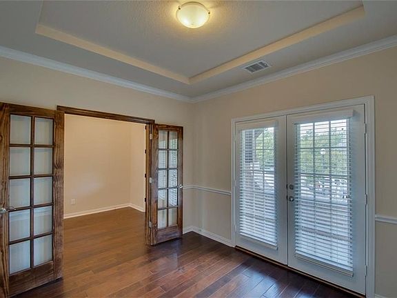 5th image of 1034 Southwestern Dr