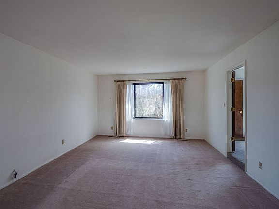 3rd image of 533 Bryce Ave