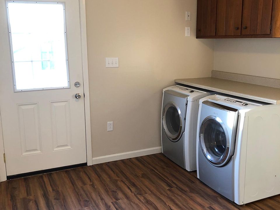 First floor - entryway with laundry