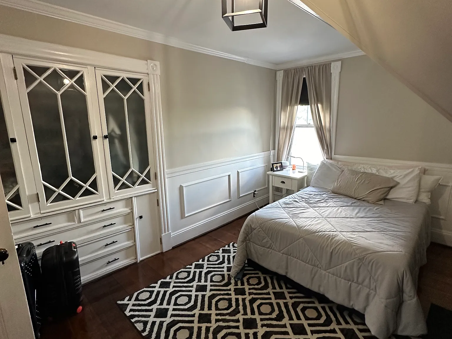 2 bed, $2,400 — Photo 4