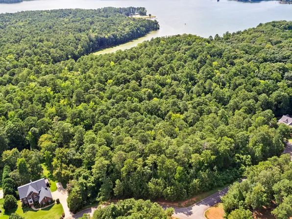 109 Riverbluff Dr, Lagrange, GA 30240