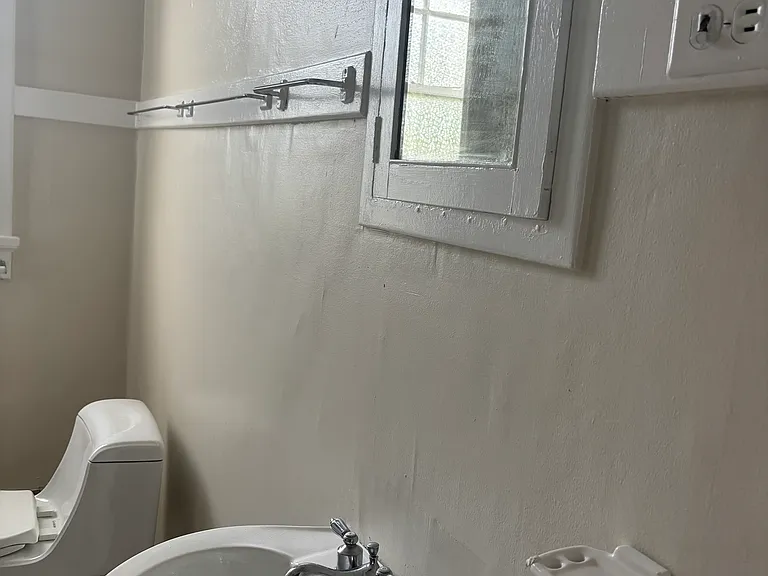 6112 S Claiborne Ave #A — Photo 10