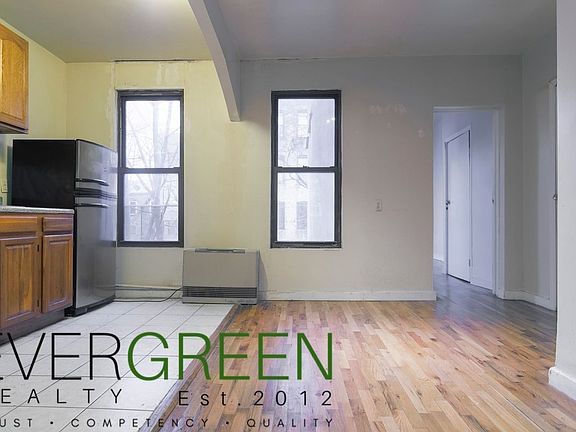 2nd image of 266 Kosciuszko St APT 3