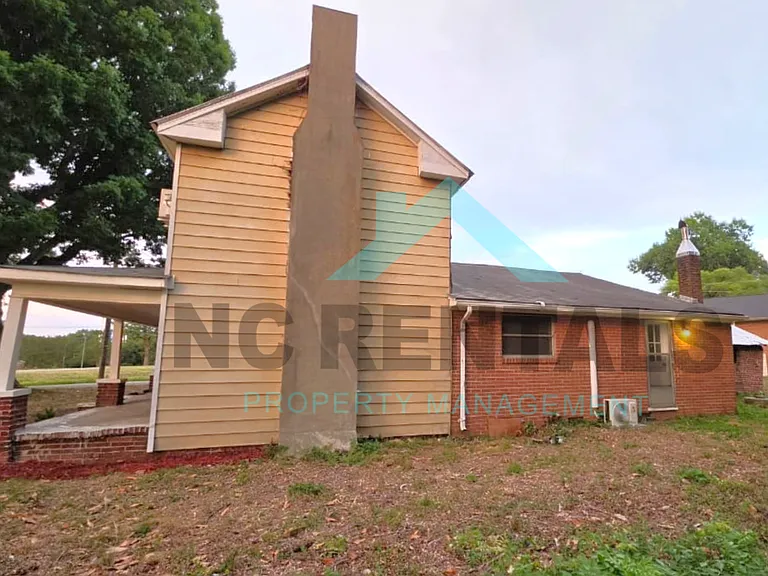 8201 Stokesdale St — Photo 2