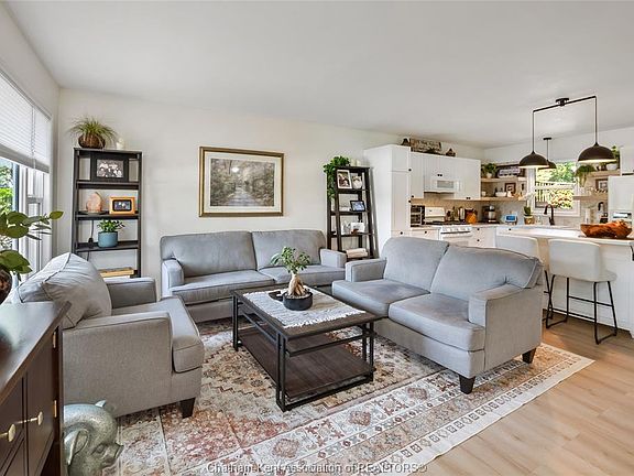 5th image of 8585 James St