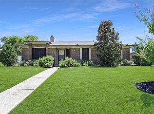 1758 Glencairn Ln, Lewisville, TX 75067
