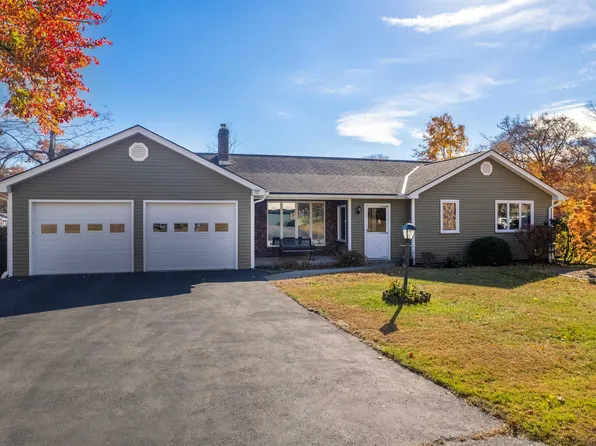 2 Jan Avenue, Rutland City, VT 05701