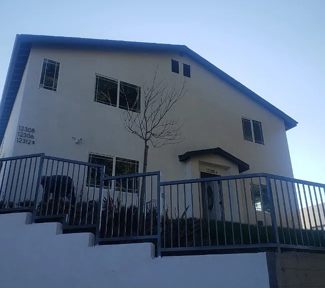12308 Valley View Ave — Photo 1