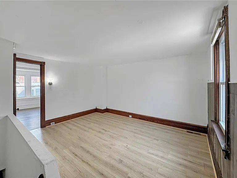 328 N Law St — Photo 5
