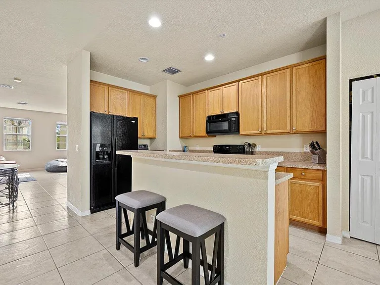 335 E Thatch Palm Cir #104 — Photo 11