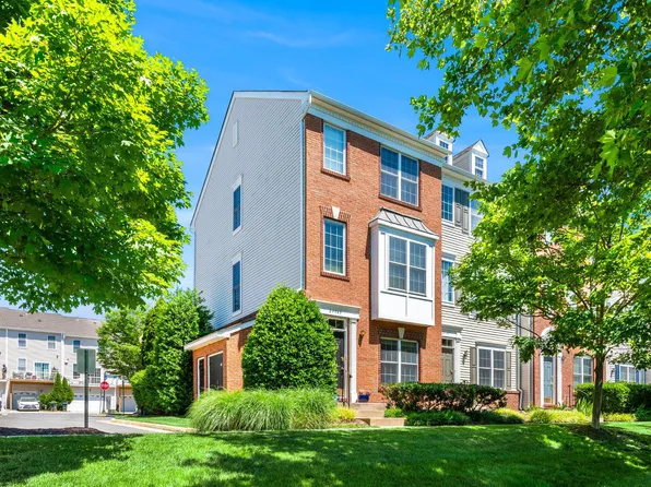 25165 Femoyer Ter, Chantilly, VA 20152