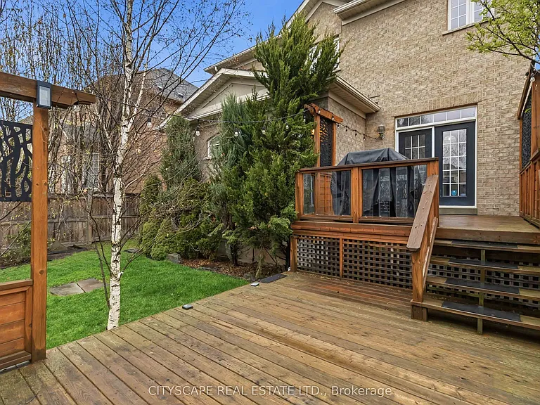 135 Innville Cres — Photo 22