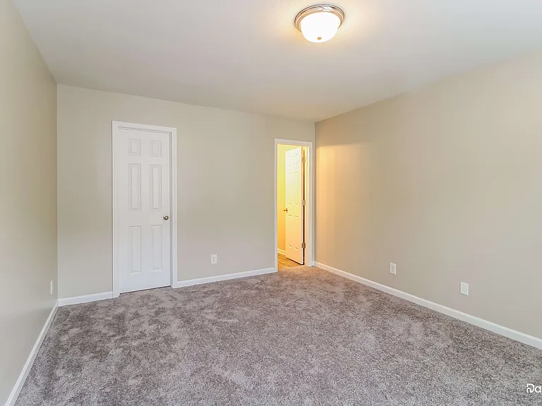 870 Bitting Hall Cir — Photo 13