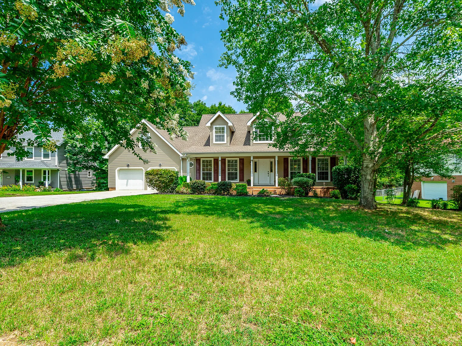 6405 Flag Point Dr — Photo 2