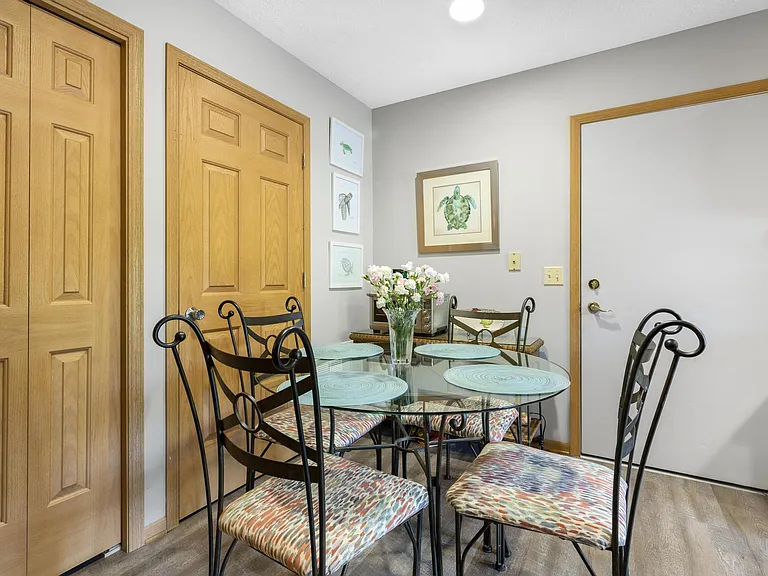 3785 Long Drive Dining Area