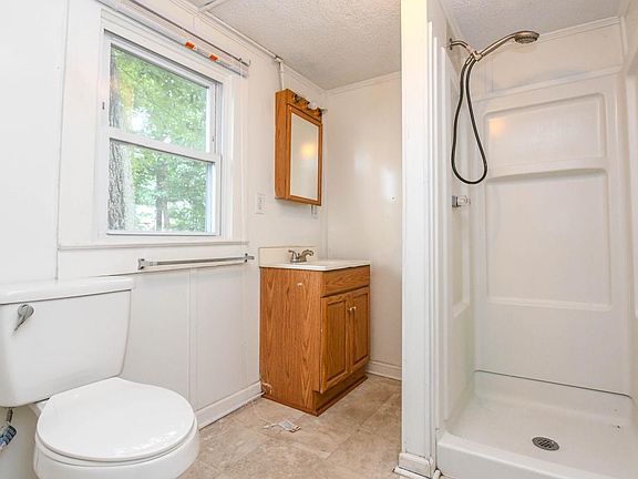 4th image of 1932 Perfection Ave
