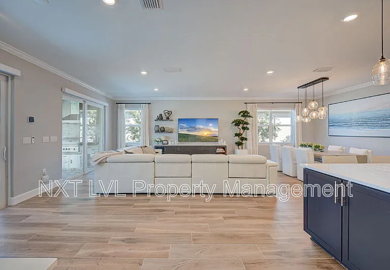 16112 Lakeland Dr — Photo 12