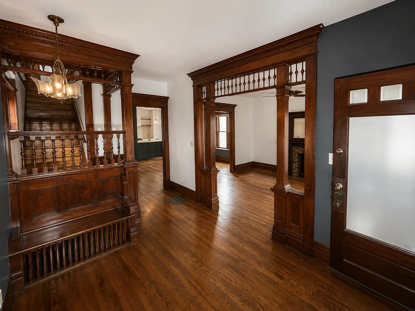 3 bed, 2.5 bath, 1938 sqft, $2,150 — Photo 2