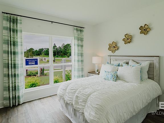 4th image of 28072 Hallow Trl