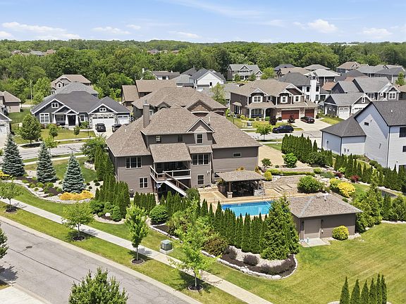 4th image of 863 Sylvia Ln