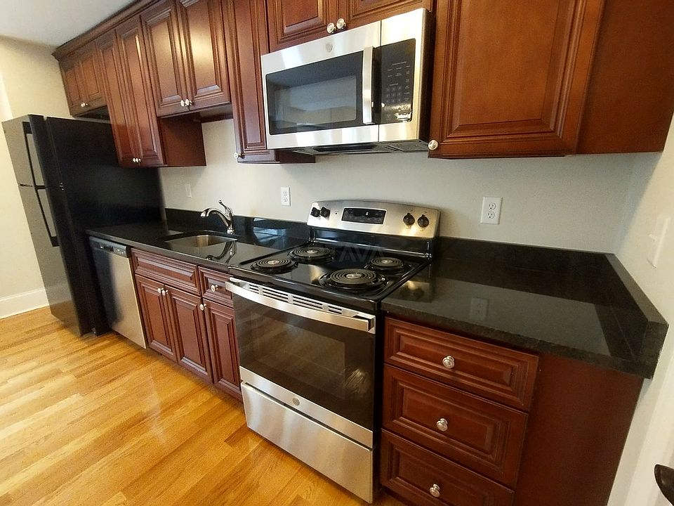 1st image of 101 Morse St #101