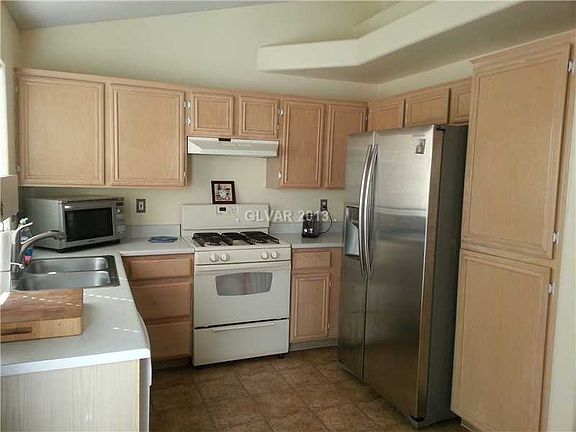 5th image of 920 Coral Cay Ct