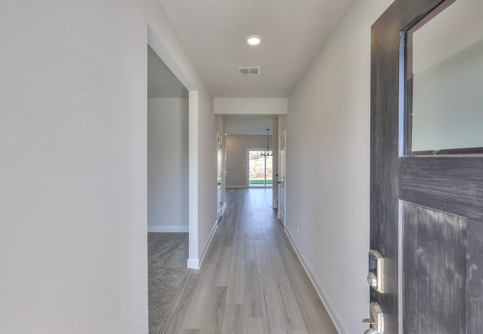 4 bed, 2.5 bath, 2592 sqft, $2,250 — Photo 3