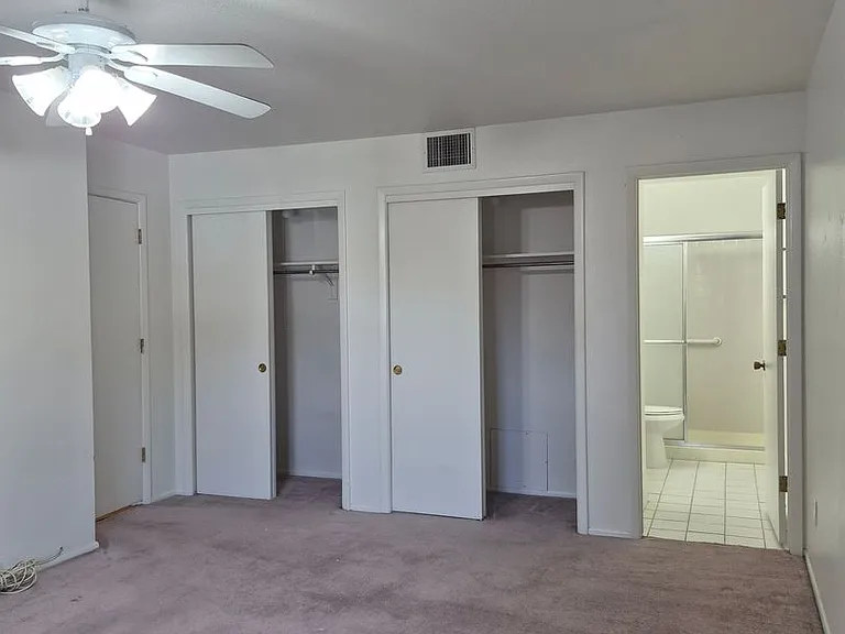 925 Country Club Dr SE #C — Photo 13