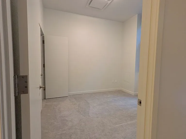 2871 SE Division St — Photo 10