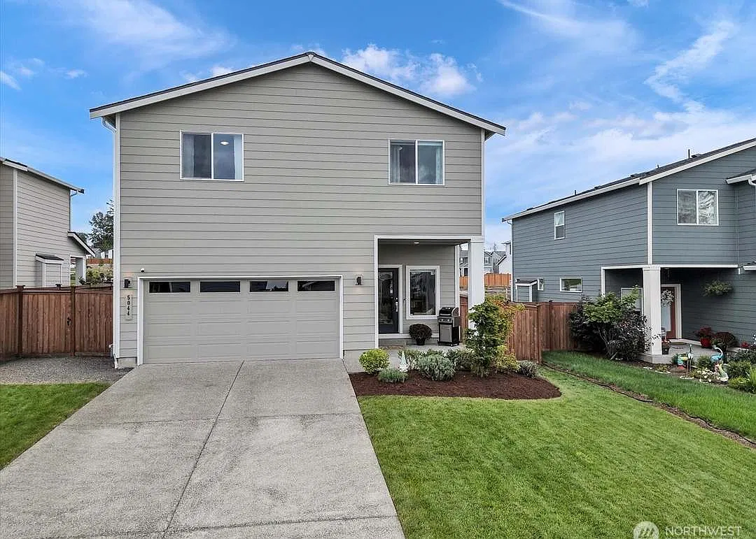3 bed, 2.5 bath, 2141 sqft, $3,350 — Photo 2