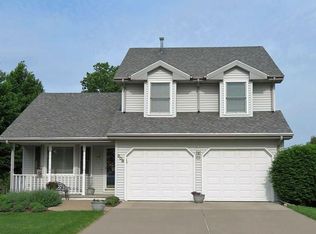 208 Dayan Dr, Council Bluffs, IA 51503