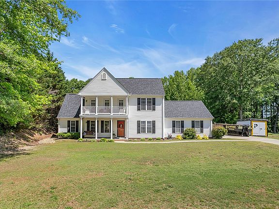3rd image of 178 Rock Moss Dr