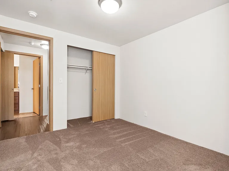 2 Bed 1 Bath - Deluxe - 902 Sq Ft 2 Bed 1 Bath - Deluxe - 902 Sq Ft