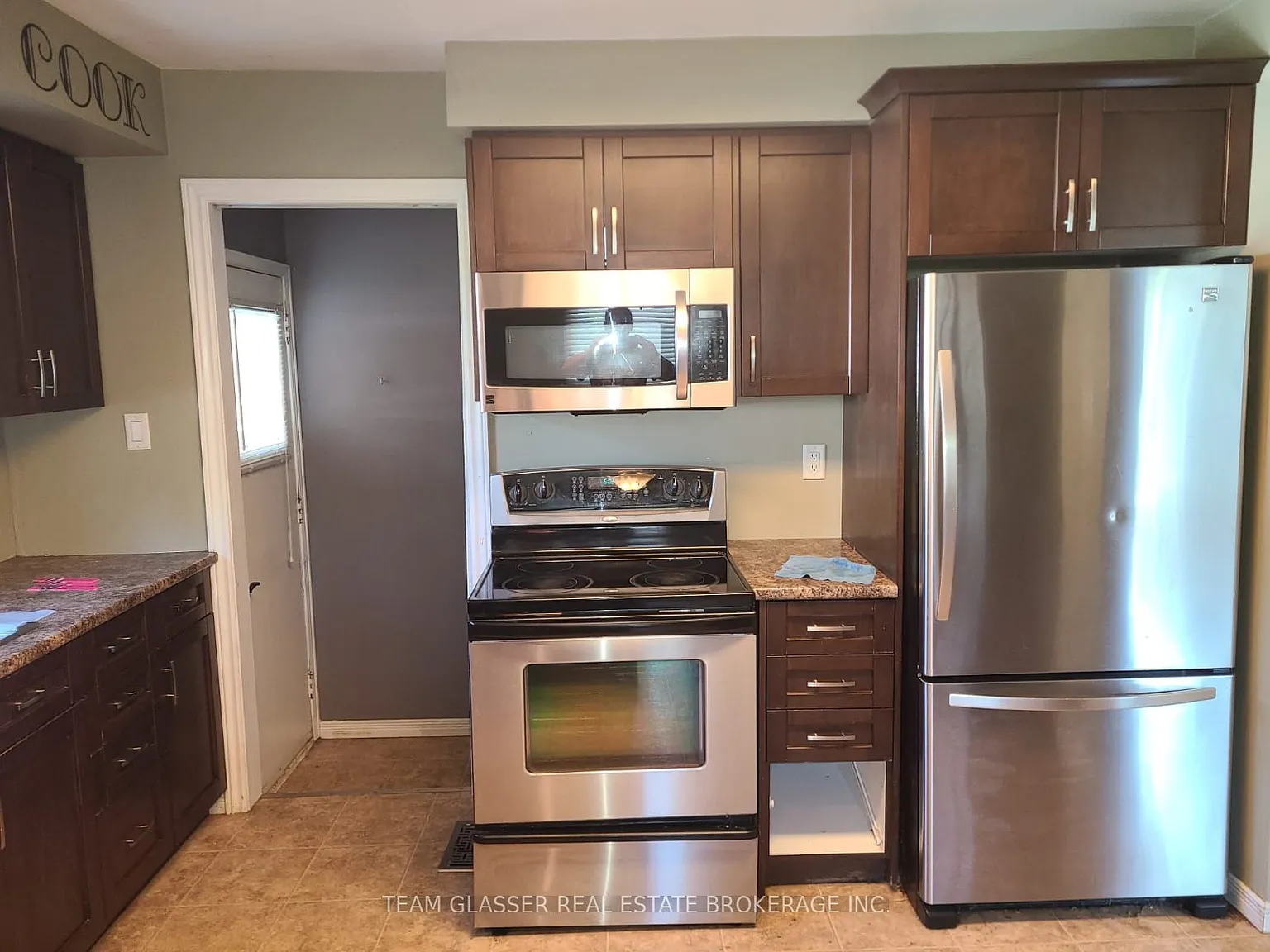 3 bed, $2,400 — Photo 3