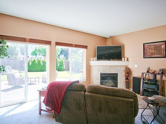 3rd image of 11218 SE Adamson Ct