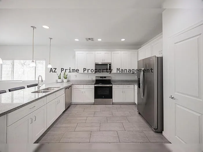 1711 W Pollack St — Photo 10