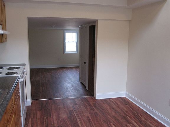 5th image of 213 High St #A