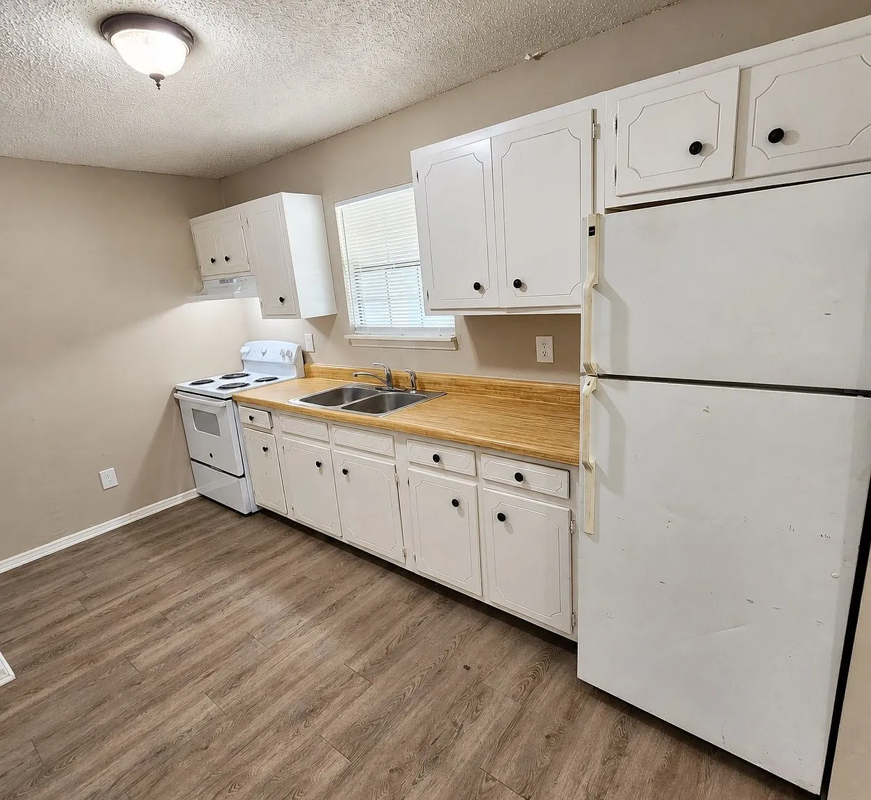 1 bed, 1.0 bath, $995 — Photo 2
